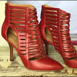 Strappy Nine West Heels. 🔥🔥🔥